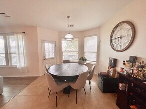 333 Eglington Way in Cibolo, TX - Building Photo - Building Photo