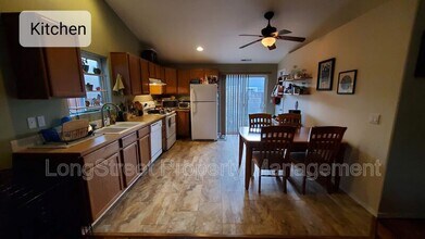 254 NE Breezy Way in Albany, OR - Building Photo - Building Photo