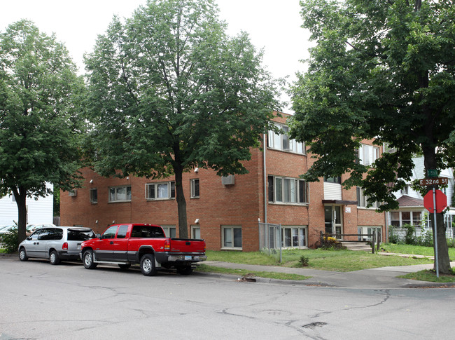 3201 15th Ave S in Minneapolis, MN - Foto de edificio - Building Photo