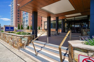 28 Riverside Ave in Red Bank, NJ - Building Photo - Building Photo