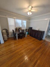 3824 N Sawyer Ave, Unit 1 in Chicago, IL - Foto de edificio - Building Photo