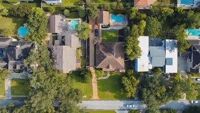 5410 Valerie St in Bellaire, TX - Building Photo - Building Photo