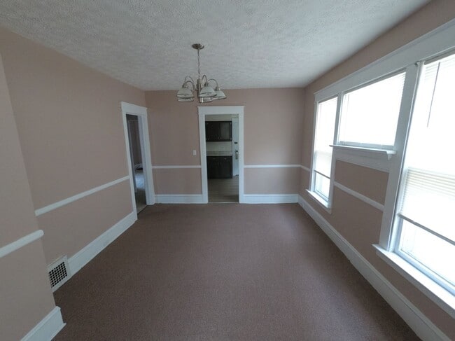 1026 W 30th St, Unit 2 in Erie, PA - Building Photo - Building Photo