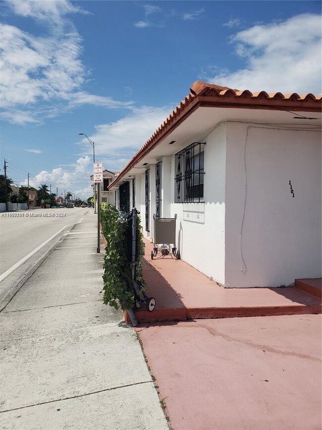 1101 SW 17th Ave in Miami, FL - Building Photo - Building Photo