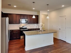 33944 Night Lily Dr in Zephyrhills, FL - Building Photo - Building Photo