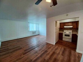 1861 W 13 Mile Rd in Madison Heights, MI - Building Photo - Building Photo