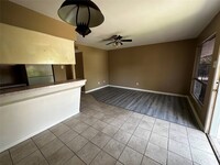 2201 N Grand Blvd, Unit 10 in Pearland, TX - Building Photo - Building Photo