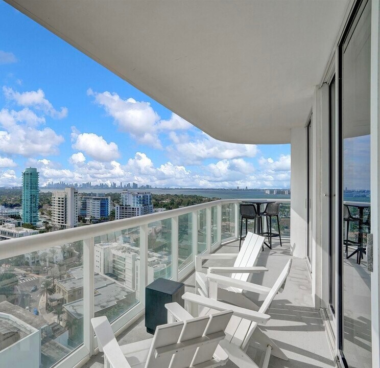 6365 Collins Ave, Unit 2007 in Miami, FL - Building Photo