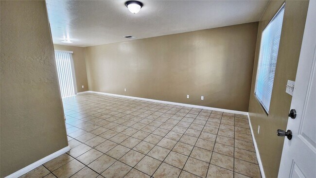 3805 Oregon St in Bakersfield, CA - Building Photo - Building Photo