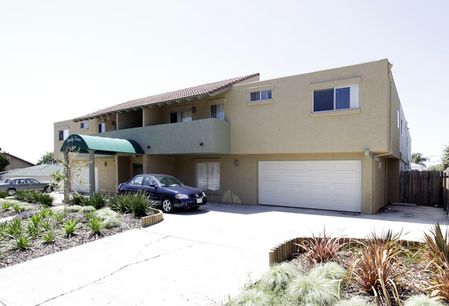 Talmadge Terrace in San Diego, CA - Foto de edificio - Building Photo