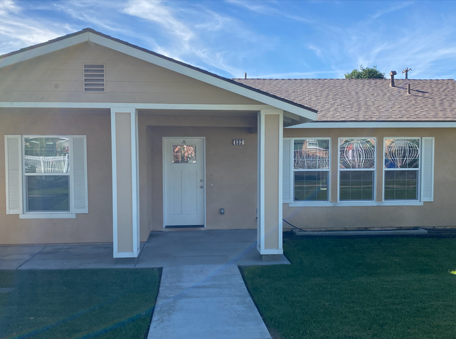 property at 633 W Sunkist St