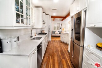 10013 Cabanas Ave in Los Angeles, CA - Building Photo - Building Photo
