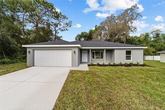 874 NE 130th Terrace, Unit 2 in Silver Springs, FL - Building Photo - Building Photo