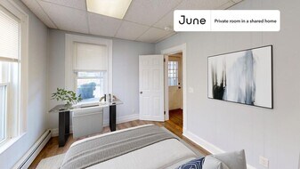 Room in Shared 3 bed/1 bath home in Boston, MA - Building Photo