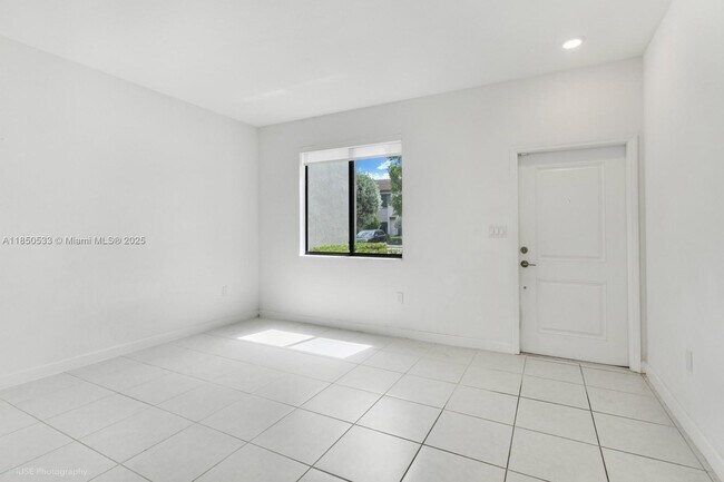20944 NE 8th Ave in Miami, FL - Foto de edificio - Building Photo