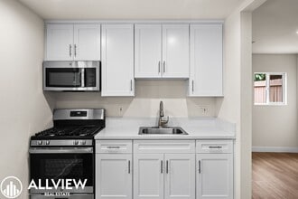 1439 Locust Ave in Long Beach, CA - Building Photo - Building Photo