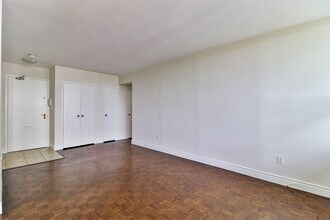 70 Cambridge Ave in Toronto, ON - Building Photo - Building Photo