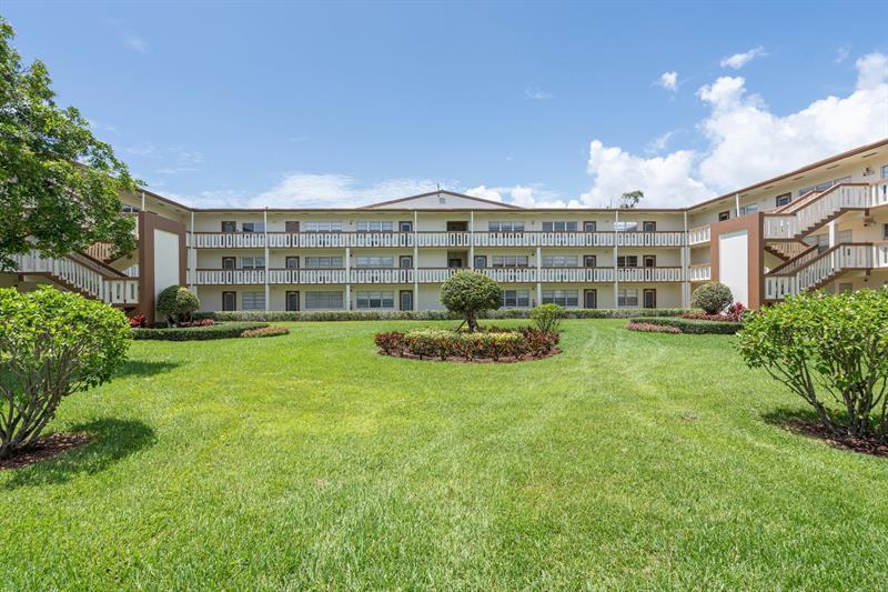 200 Mansfield F in Boca Raton, FL - Building Photo