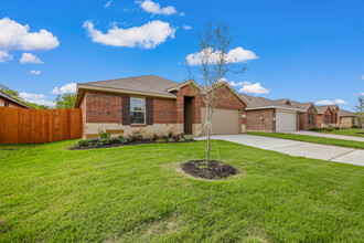 Hidden Village in Cleburne, TX - Foto de edificio - Building Photo