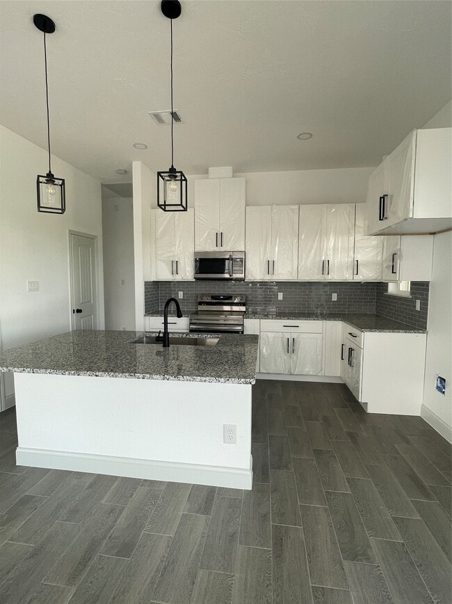 1610 Rd 5729 in Cleveland, TX - Building Photo - Building Photo