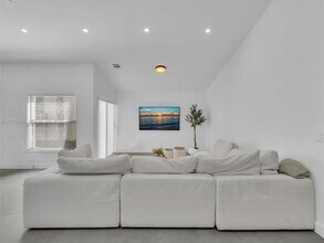 4962 SW 32nd Way in Fort Lauderdale, FL - Building Photo - Building Photo