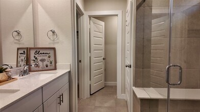 16976 Juniper Blossom Bnd in Conroe, TX - Building Photo - Building Photo