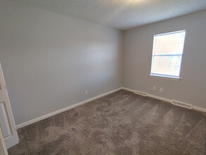 74 Ferguson Dr in Lynchburg, VA - Foto de edificio - Building Photo