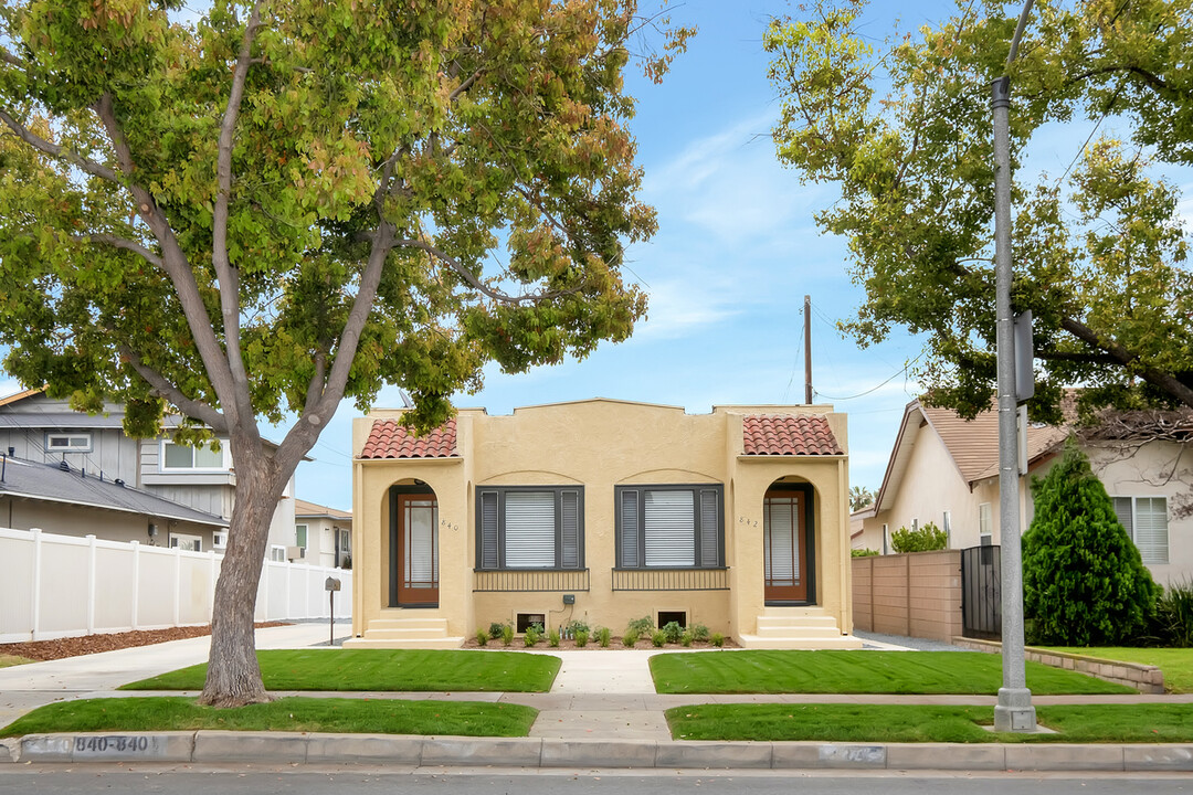 840 S Chapel Ave in Alhambra, CA - Building Photo