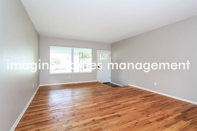 891 Rosetree Ln in Cincinnati, OH - Foto de edificio - Building Photo