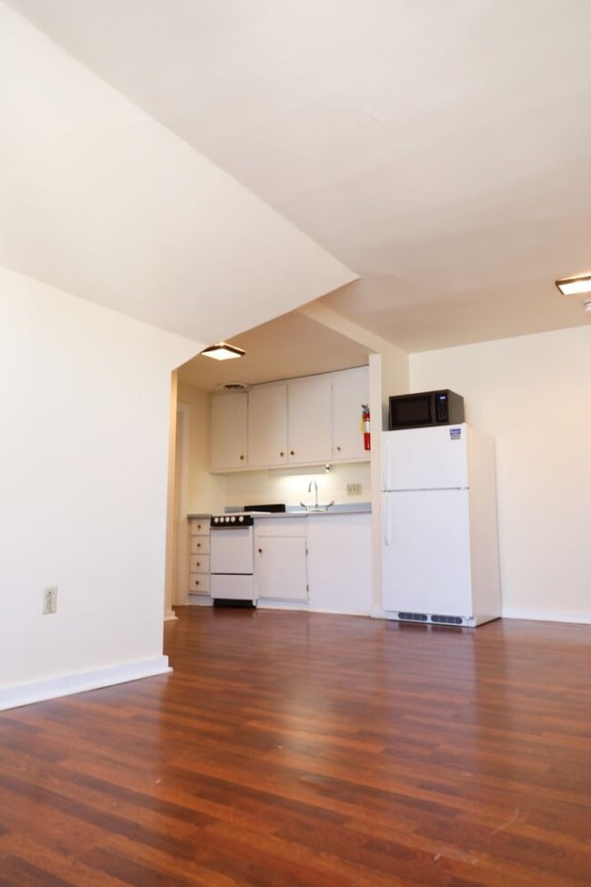 42 N Prospect St, Unit 42 North Prospect Street #7 in Burlington, VT - Building Photo - Building Photo