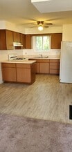 1 Williamsburg Ct, Unit 10 in Pekin, IL - Building Photo - Building Photo