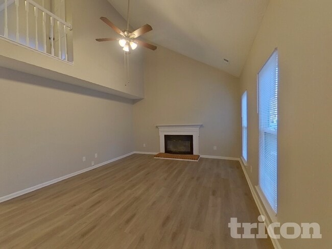 3223 Harris Mill Ln in Charlotte, NC - Foto de edificio - Building Photo