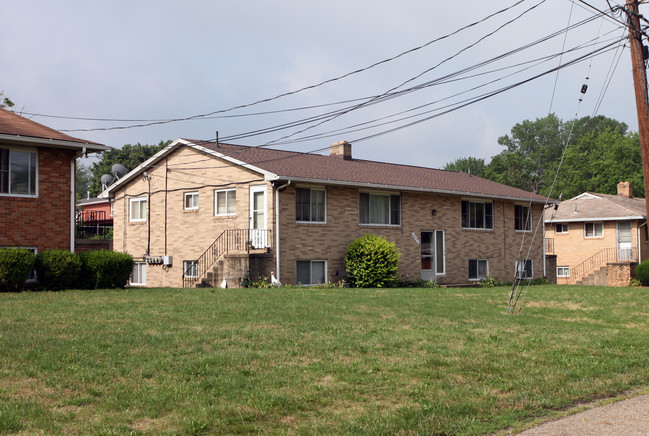 429-435 Amvale Ave NE in Massillon, OH - Building Photo - Building Photo