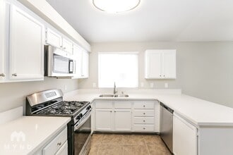 2241 Goldhill Way in Las Vegas, NV - Building Photo - Building Photo