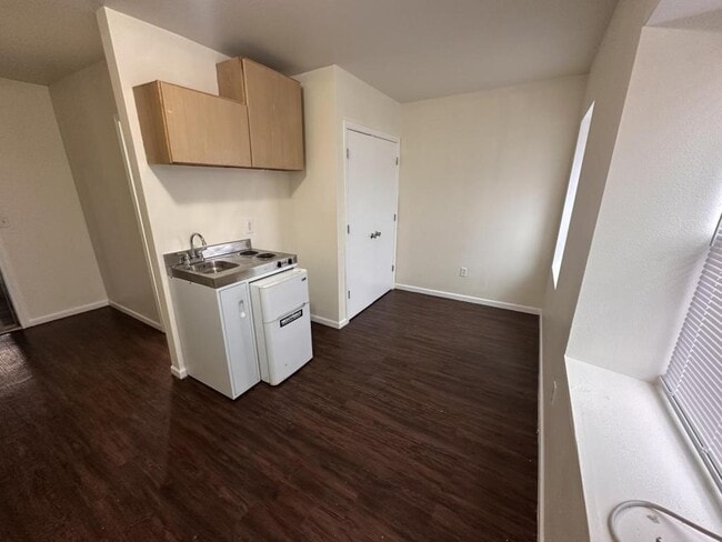property at 1201 N 18 St