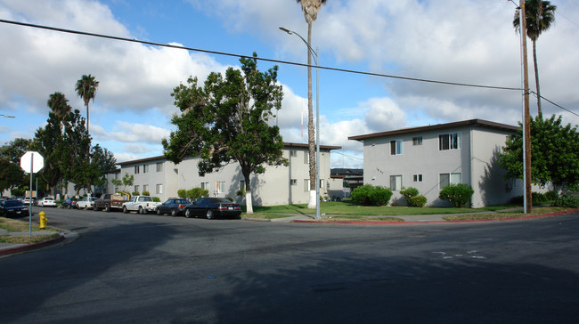 Walnuts Woods Apartments in San Jose, CA - Building Photo - Building Photo