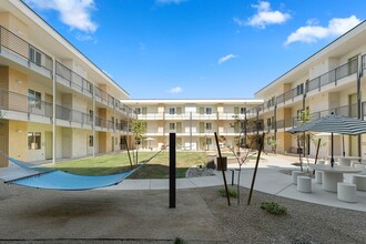 Cabana Bullard in Goodyear, AZ - Foto de edificio - Building Photo