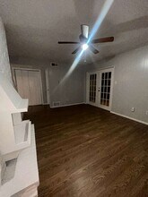 2408 Hollandale Cir, Unit APT B in Arlington, TX - Building Photo - Building Photo