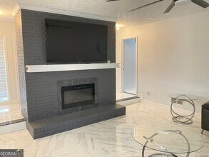 558 Kenwood Rd in Fayetteville, GA - Building Photo - Building Photo