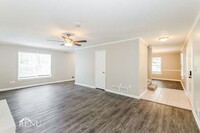 2871 Quinbery Dr, Unit 902 in Snellville, GA - Foto de edificio - Building Photo