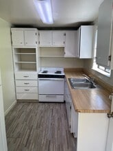 834 Lakeview Dr in Redding, CA - Building Photo - Building Photo