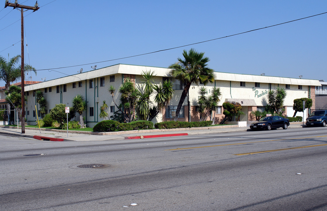 The Prairie Apartments in Hawthorne, CA - Building Photo