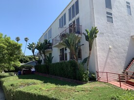 2201 Ocean Ave Apartments