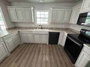 10008 TX-321 in Dayton, TX - Building Photo - Building Photo