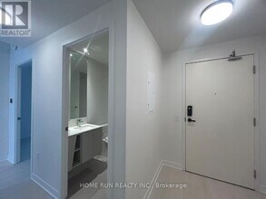 3900 Confederation Pkwy in Mississauga, ON - Building Photo - Building Photo