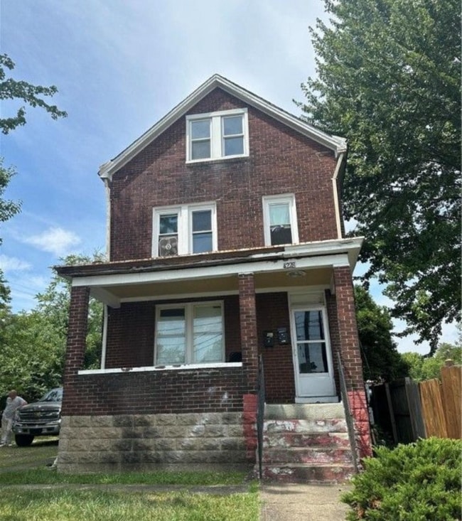 4228 Greensburg Pike