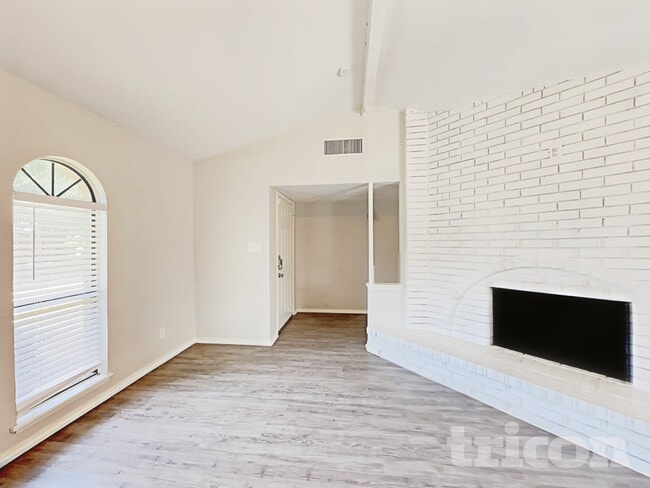 7541 Christie Ln in Dallas, TX - Building Photo - Building Photo