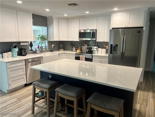 5419 Avenue E in Bokeelia, FL - Building Photo - Building Photo