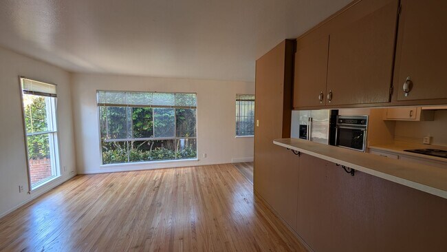 2155 Acton St in Berkeley, CA - Foto de edificio - Building Photo