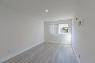 The Ridge Apartments in San Diego, CA - Building Photo - Interior Photo